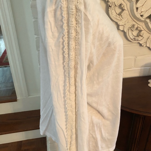 LOFT TUNIC WITH DECORATIVE LACE SLEEVE - Picture 3 of 10